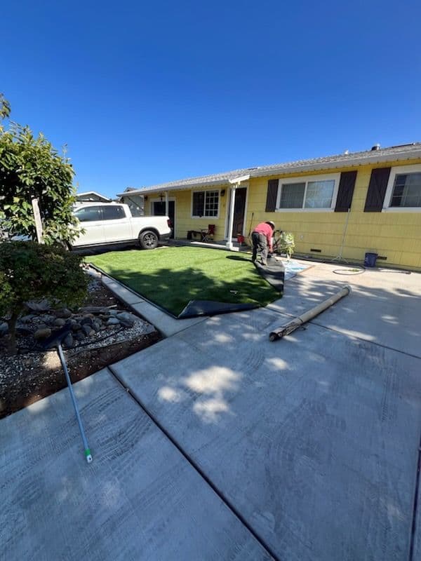 Gallery photos for Artificial Turf Transformation by Razo Builders: Image #2