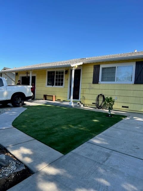 Gallery photos for Artificial Turf Transformation by Razo Builders: Image #3